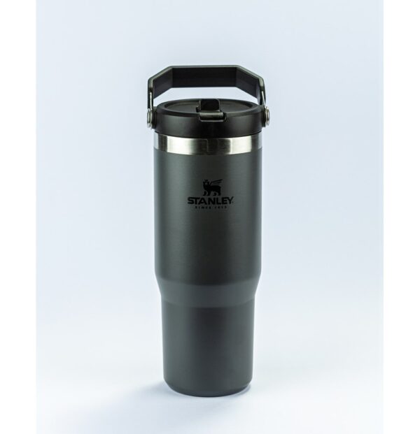 TUMBLER TÉRMICO FLIP STRAW STANLEY CHARCOAL 887ML - 08089