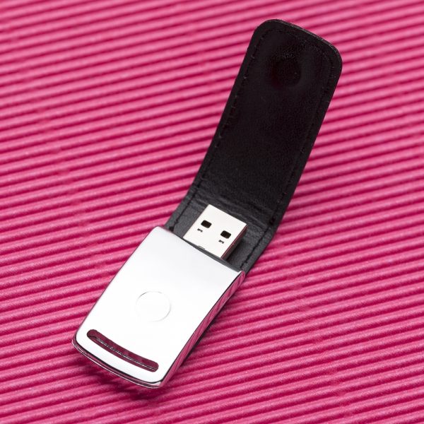 Pen Drive de Couro 4GB/8GB - 055 - Image 2