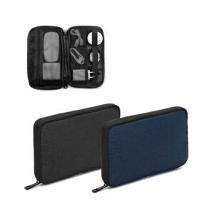 NEWCASTLE BAG. Bolsa organizadora em poliéster reciclado 600D de alta densidade com compartimento principal espaçoso para acessórios tecnológicos - 92574